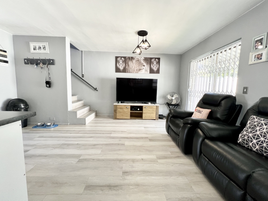2 Bedroom Property for Sale in Flamingo Vlei Western Cape